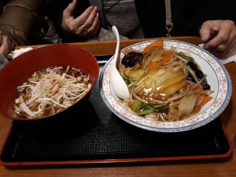 中華一番館の中華丼セットがやってきた