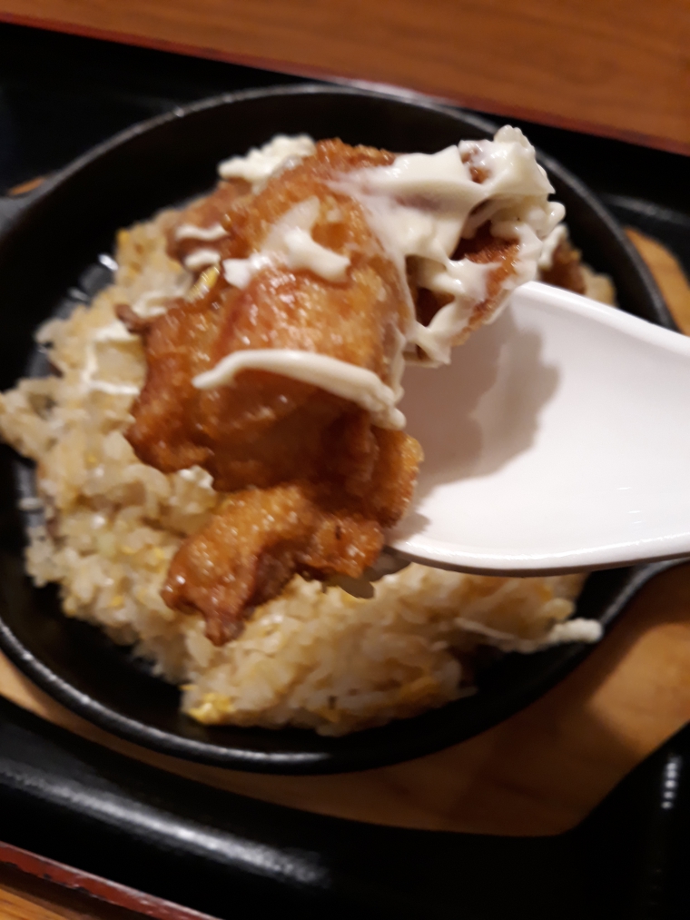 中華一番館の唐揚げ炒飯大盛りがやってきた