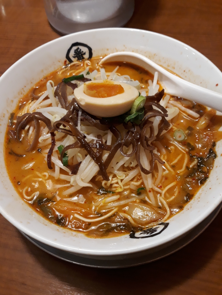 中華一番館のスタミナとんこつ大盛りがやってきた